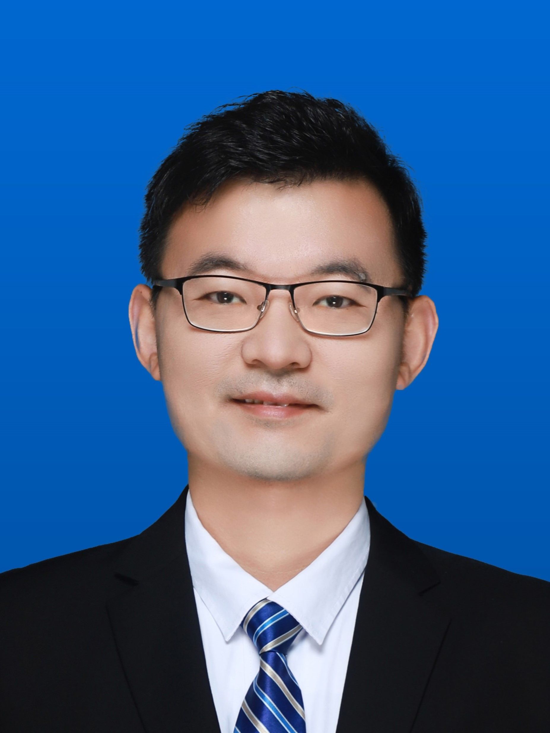 李强
